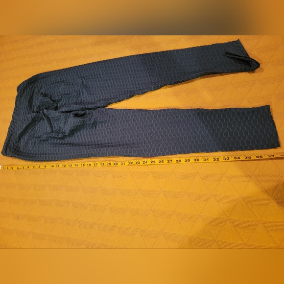 Women's High Waist, textured, lifting yoga pants - Picture 11 of 11